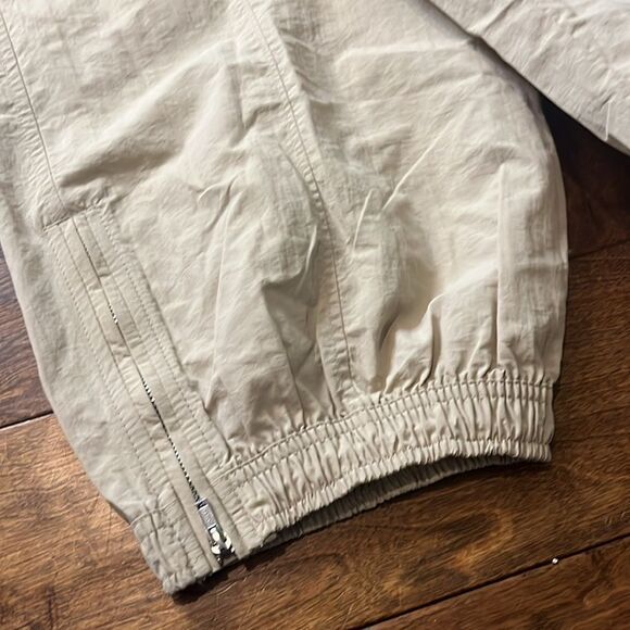 Old Navy Tan High Rise Jogger, size XL - Picture 5 of 9